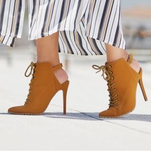 SD Camel High Heel Bootie sz 10